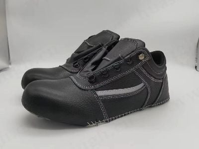 How Do You Choose a Safety Shoe Manufacturer That Balances Comfort and Style?