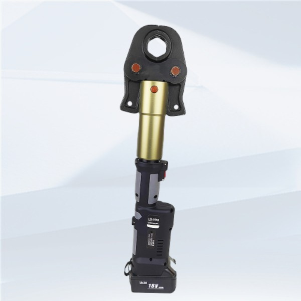 Reliable terminal crimper for secure connections in tough conditions