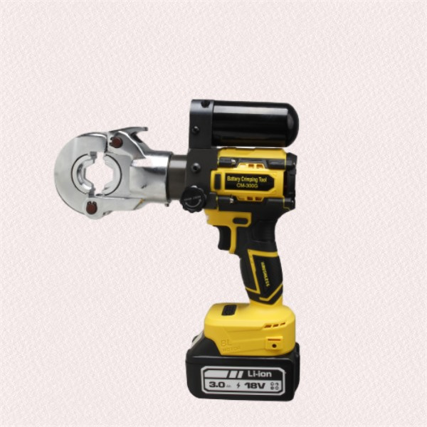 Versatile and portable hydraulic battery crimper for on-the-go projects