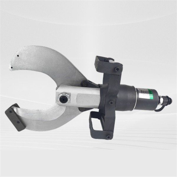 Power and flexibility benefits of hydraulic metal shears: