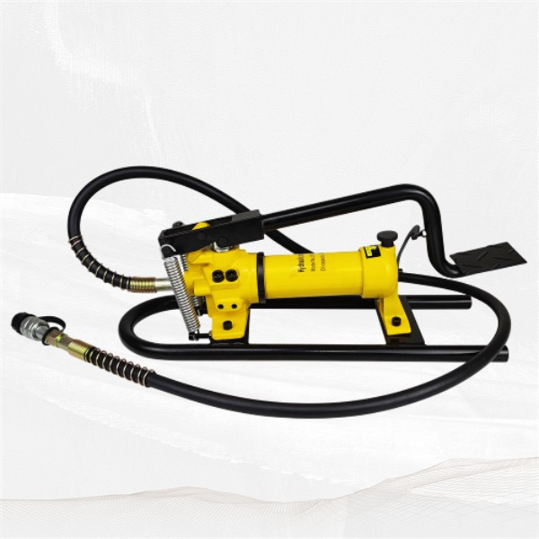 How to Operate a Manual Hydraulic Hand Pump