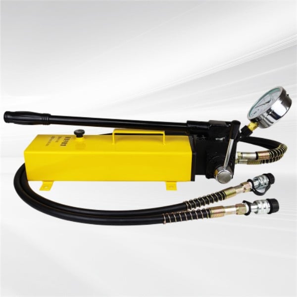 Ergonomic handle for comfortable and efficient pumping