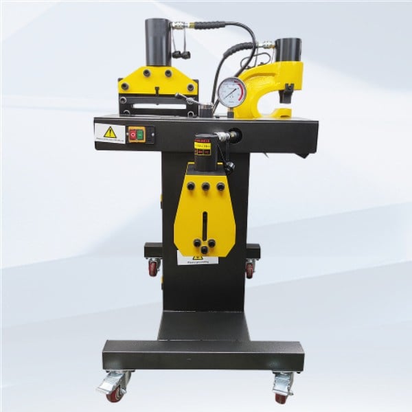 Versatile tool for creating precise bends in busbars