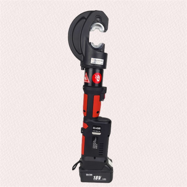 Ensure efficient power flow with a hydraulic battery cable crimper