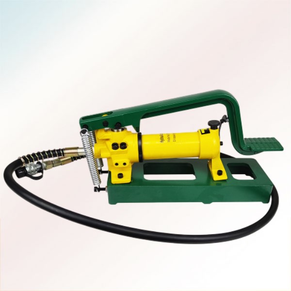 Convenient and versatile hydraulic tool