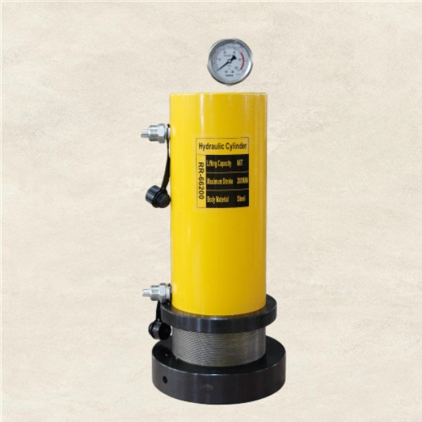 How to Safely Operate a Hydraulic Ram Jack