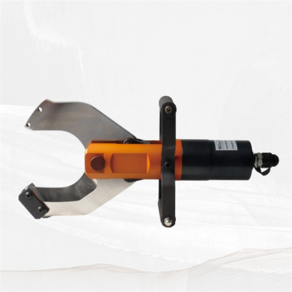Streamlined production with a hydraulic metal cutter
