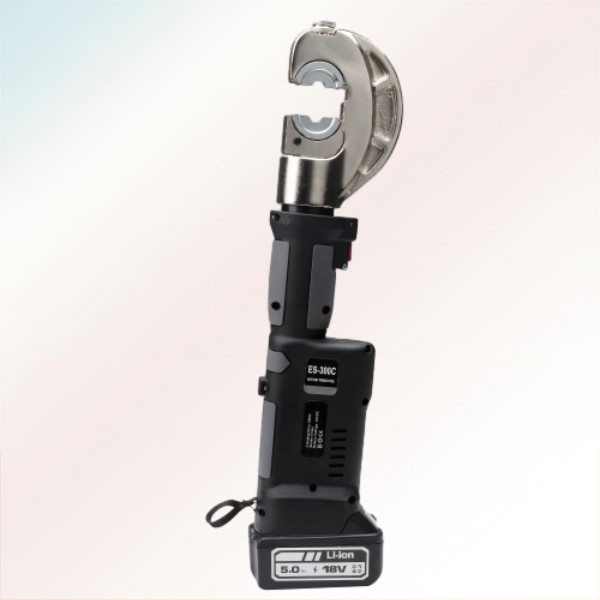 Speed up your cable crimping process with a powerful hydraulic battery tool