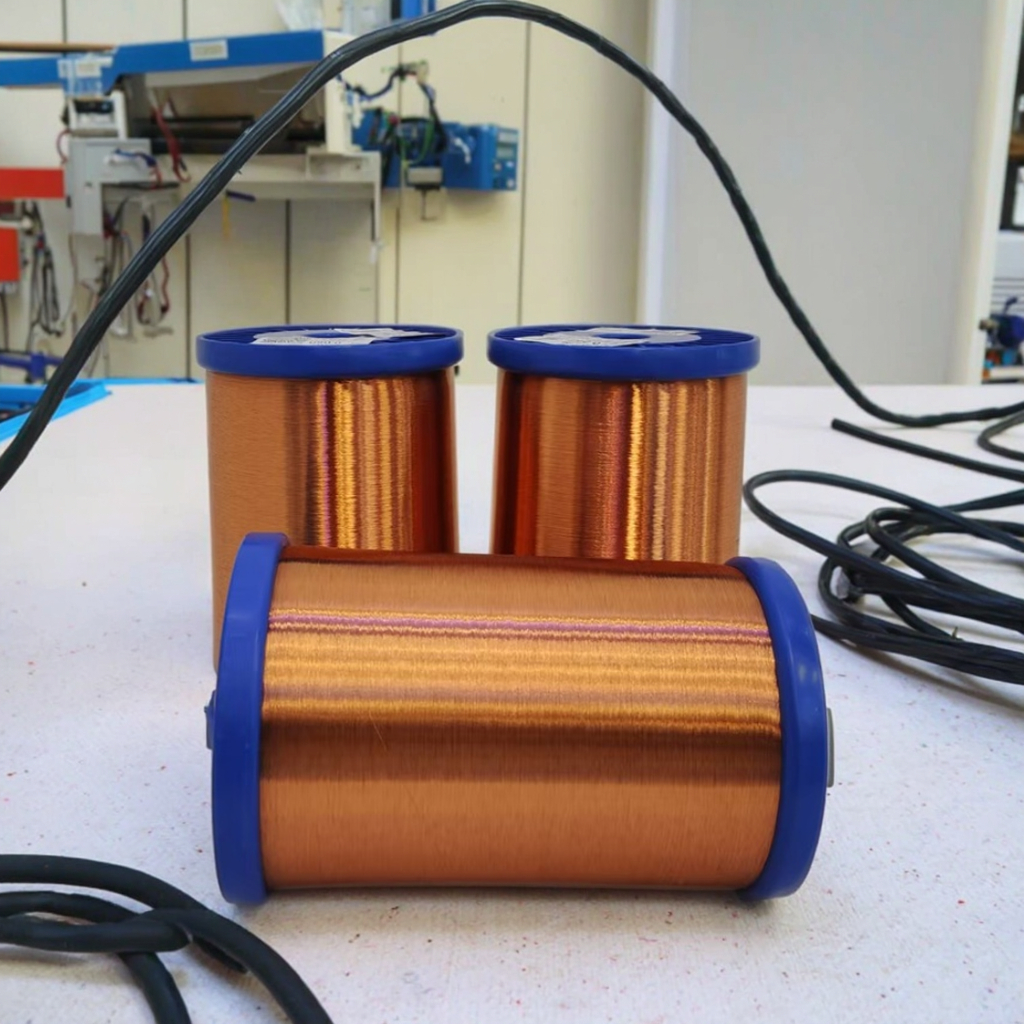 Huaerda Manufacturer Direct Sales High-Reliability 155℃ UEWF 0.070mm PU Wire Enameled Servo Motors Electrical Wires Polyurethane details
