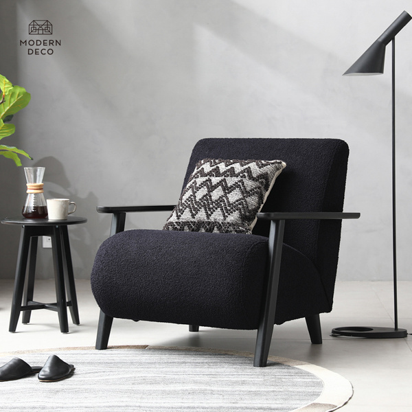 Explore diverse collection of on-trend pieces for retail buyers