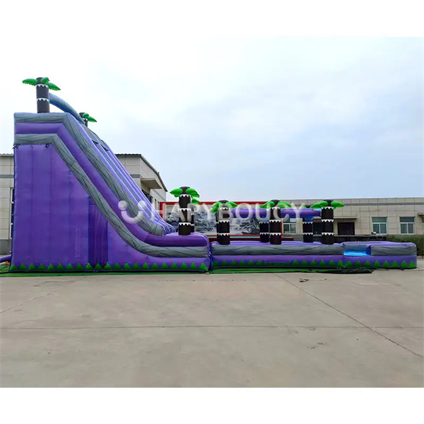 Scool síos in airde leis an tslide uisce éadormhaolach mór
