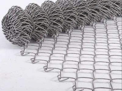 How to Evaluate Mesh Fence Manufacturers for Large Perimeter Projects