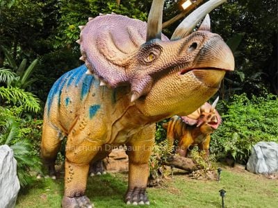 Strukturell ingenjörskonst bakom en gigantisk anpassad animatronisk dinosaurie