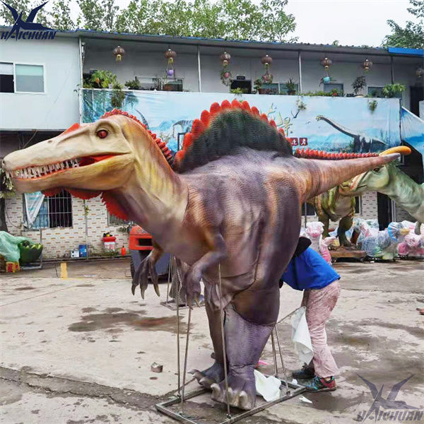 Fornicator Vestium Dinosauri Vividorum ad Experientias Inoblitus