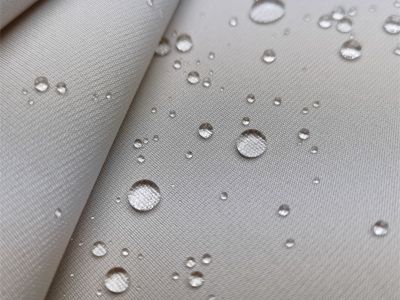 ナノテク生地が撥水・防汚性に優れているのはなぜか？