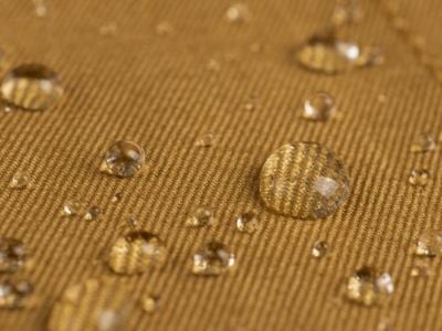 Nanoteknolojik Kumaşların Kendi Kendini Temizleme Özelliğinin Ardındaki Bilim