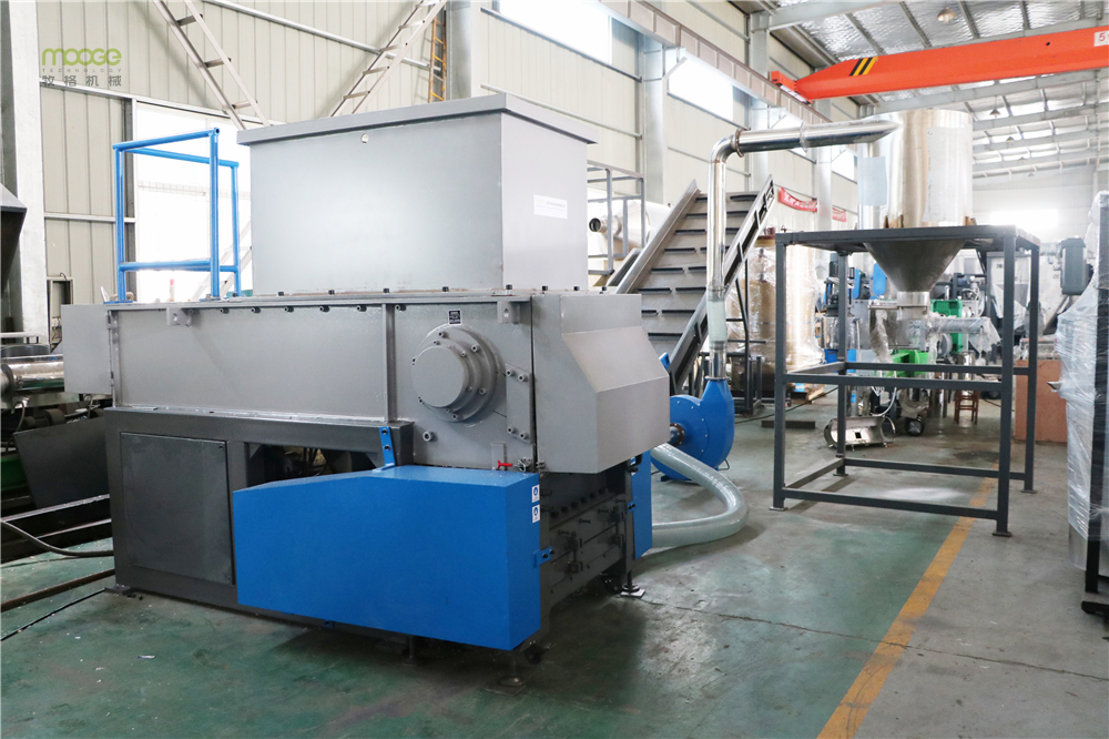 Computer Plastic Wire Mesh Double Shaft Shredder Machine manufacture
