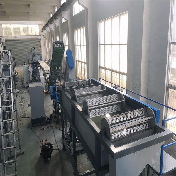 Innovando la tecnologia di riciclaggio dei rifiuti plastici