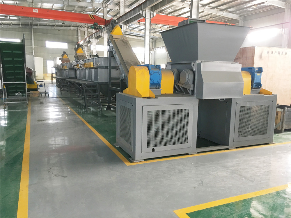 Shredder Plastic Bottle Crushing Machine LDPE HDPE PE PP Bottle Washing Line Plastic Recycling Machine supplier