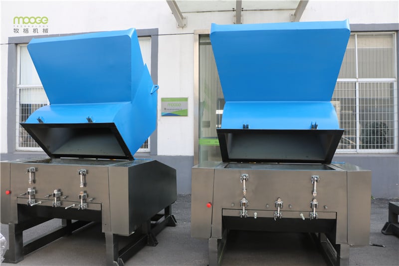 1500 High Capacity Small Size Waste Plastic Crusher / HDPE PP Bottle, Barrels Plastic Crusher Machine factory