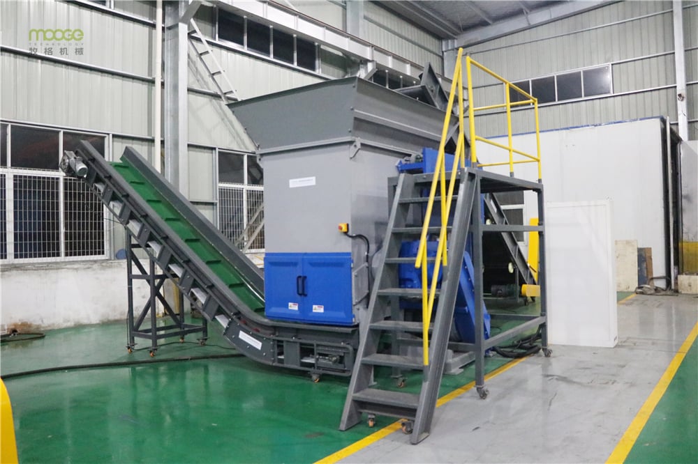 Computer Plastic Wire Mesh Double Shaft Shredder Machine factory