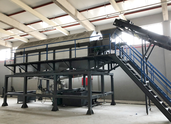 Waste Plastic PET Bottle Scrap Crushing Washing Drying Recycling Line supplier