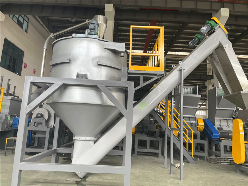 Waste Plastic PET Bottle Scrap Crushing Washing Drying Recycling Line supplier