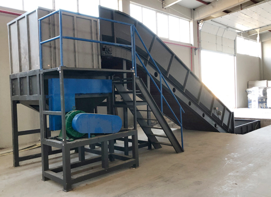 Waste Plastic PET Bottle Scrap Crushing Washing Drying Recycling Line supplier