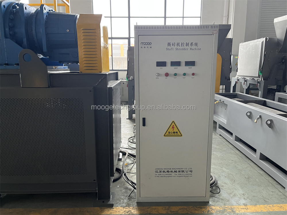 Shredder HDPE LDPE PE PP ABS Lump Plastic Bottle Crushing Machine Plastic Double Shaft Shredder manufacture