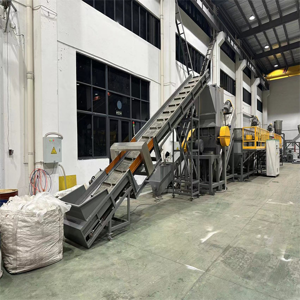 The social and environmental impact of PP film recycling line