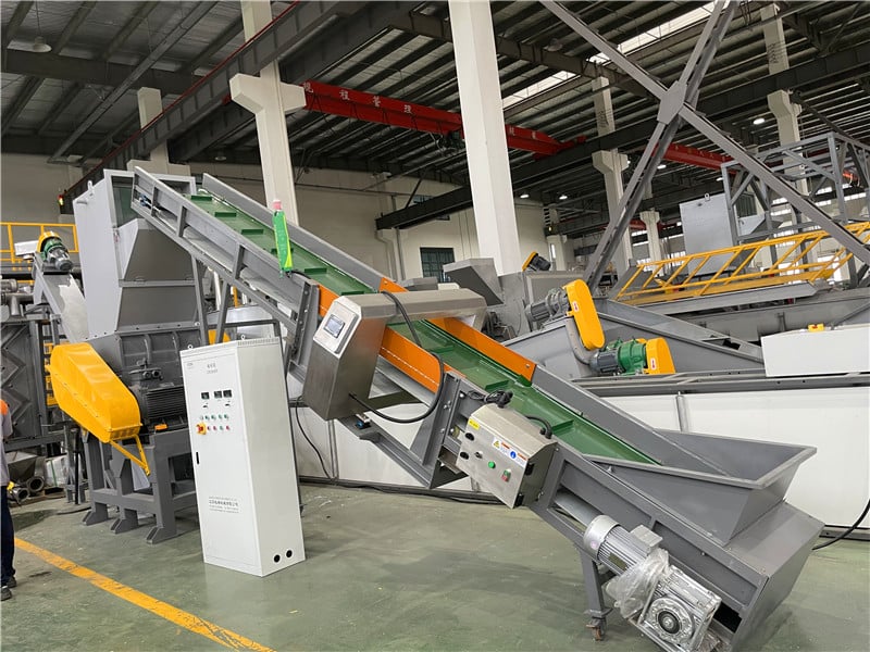 Waste Plastic PET HDPE Bottle Crusher/Wet Crushing Machine supplier
