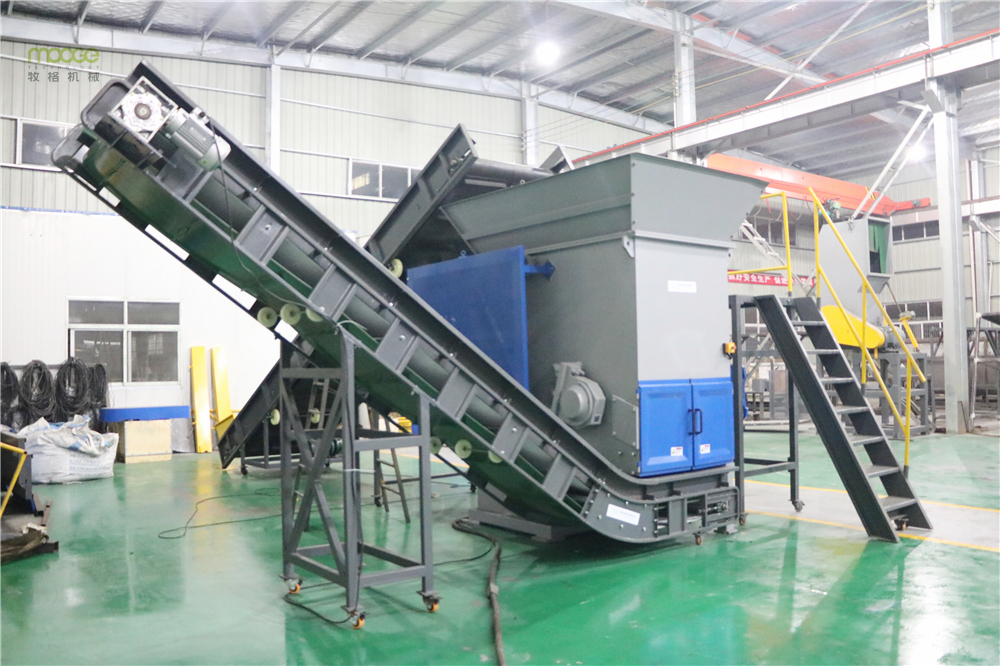 Plastic Lump Bottle Drum Barrel Pallet Block Film Bags Waste Plastic Single Shaft Shredding Shredder Plastic manufacture
