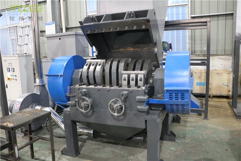 Waste Plastic PET HDPE Bottle Crusher/Wet Crushing Machine supplier