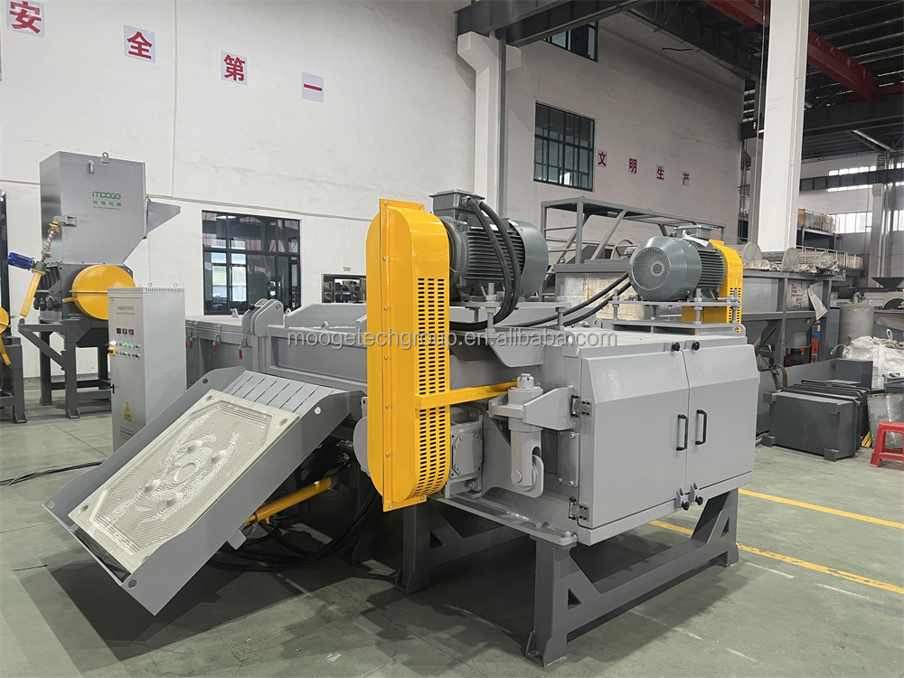 Single Shaft Shredder HDPE PE PP Lumps Plastic Pipe Shredding Machine supplier
