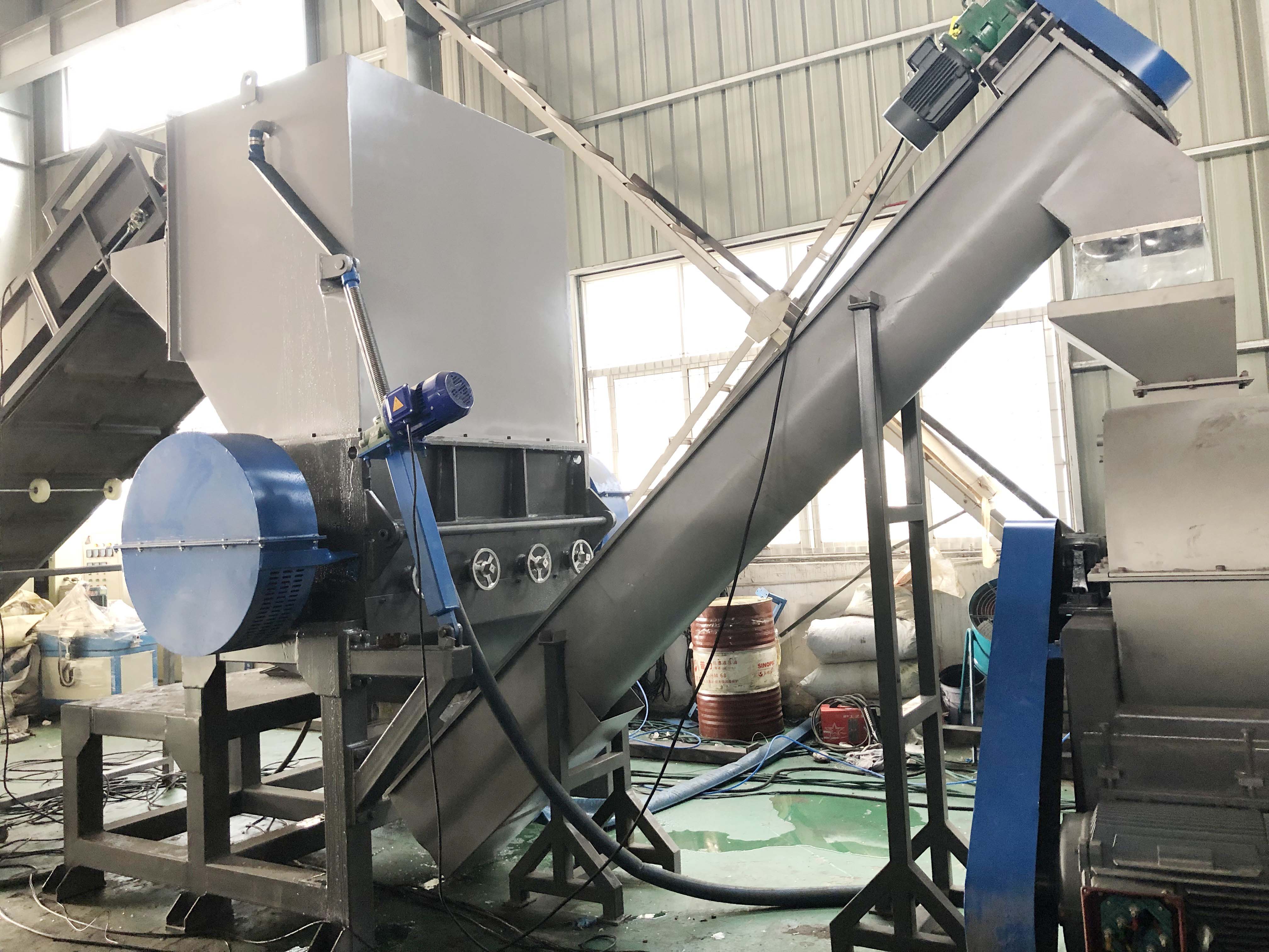 Waste Plastic PET HDPE Bottle Crusher/Wet Crushing Machine manufacture