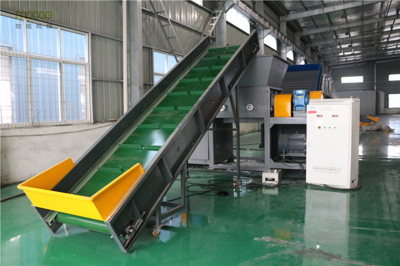 Double Single Shaft Shredding Machine PE PP LDPE HDPE Waste Film Plastic Bags Shredder supplier