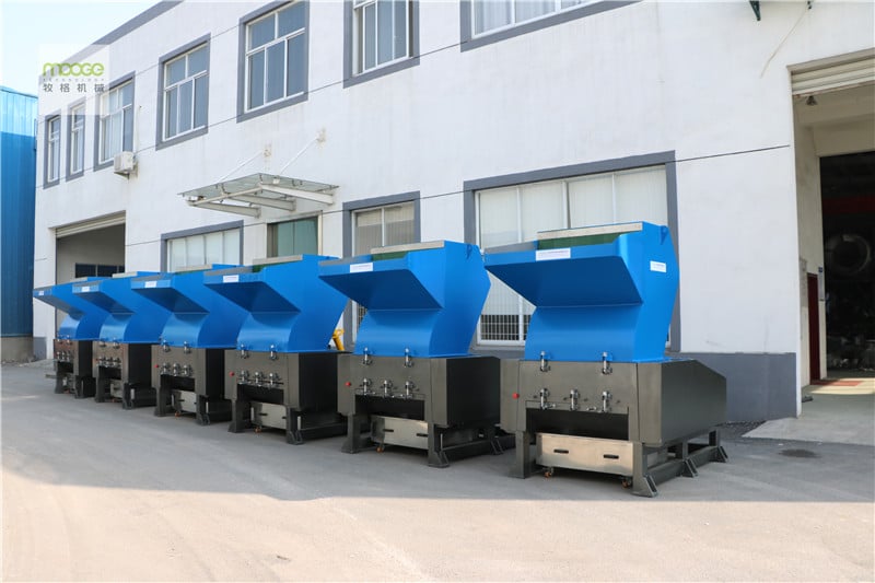 1500 High Capacity Small Size Waste Plastic Crusher / HDPE PP Bottle, Barrels Plastic Crusher Machine supplier