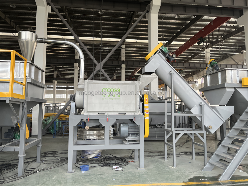Shredder Plastic Bottle Crushing Machine LDPE HDPE PE PP Bottle Washing Line Plastic Recycling Machine manufacture