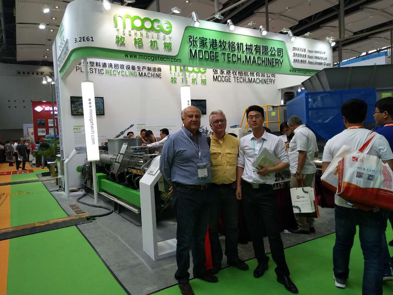 Recycled Plastic PET Bottle Crushing Line details