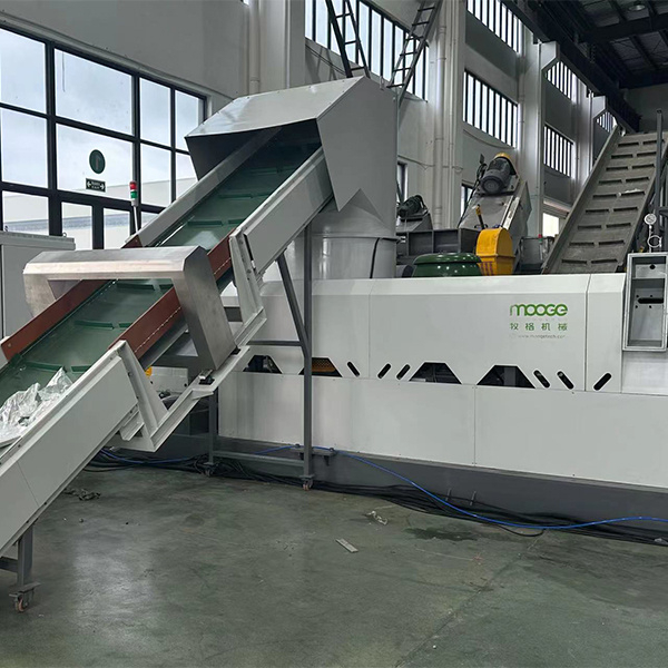 Utilisation de la machine granulatrice en plastique :