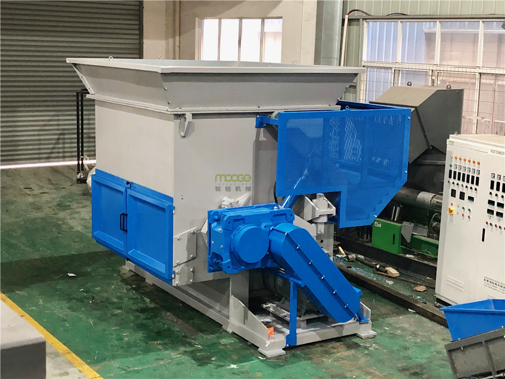 Plastic Lump Bottle Drum Barrel Pallet Block Film Bags Waste Plastic Single Shaft Shredding Shredder Plastic supplier