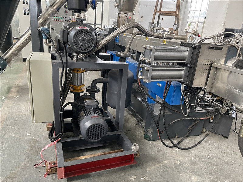 PP PE Pet Plastic Pelletizing Machine / Waste Plastic Recycling Machine / Plastic Granulators manufacture