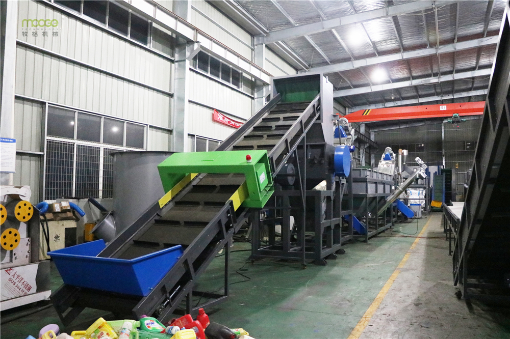 Shredder Plastic Bottle Crushing Machine LDPE HDPE PE PP Bottle Washing Line Plastic Recycling Machine details