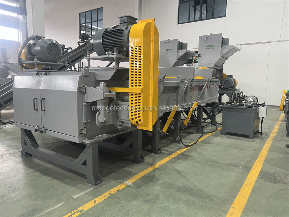 Single Shaft Shredder HDPE PE PP Lumps Plastic Pipe Shredding Machine factory