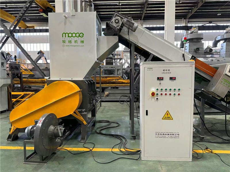Waste Plastic PET HDPE Bottle Crusher/Wet Crushing Machine manufacture