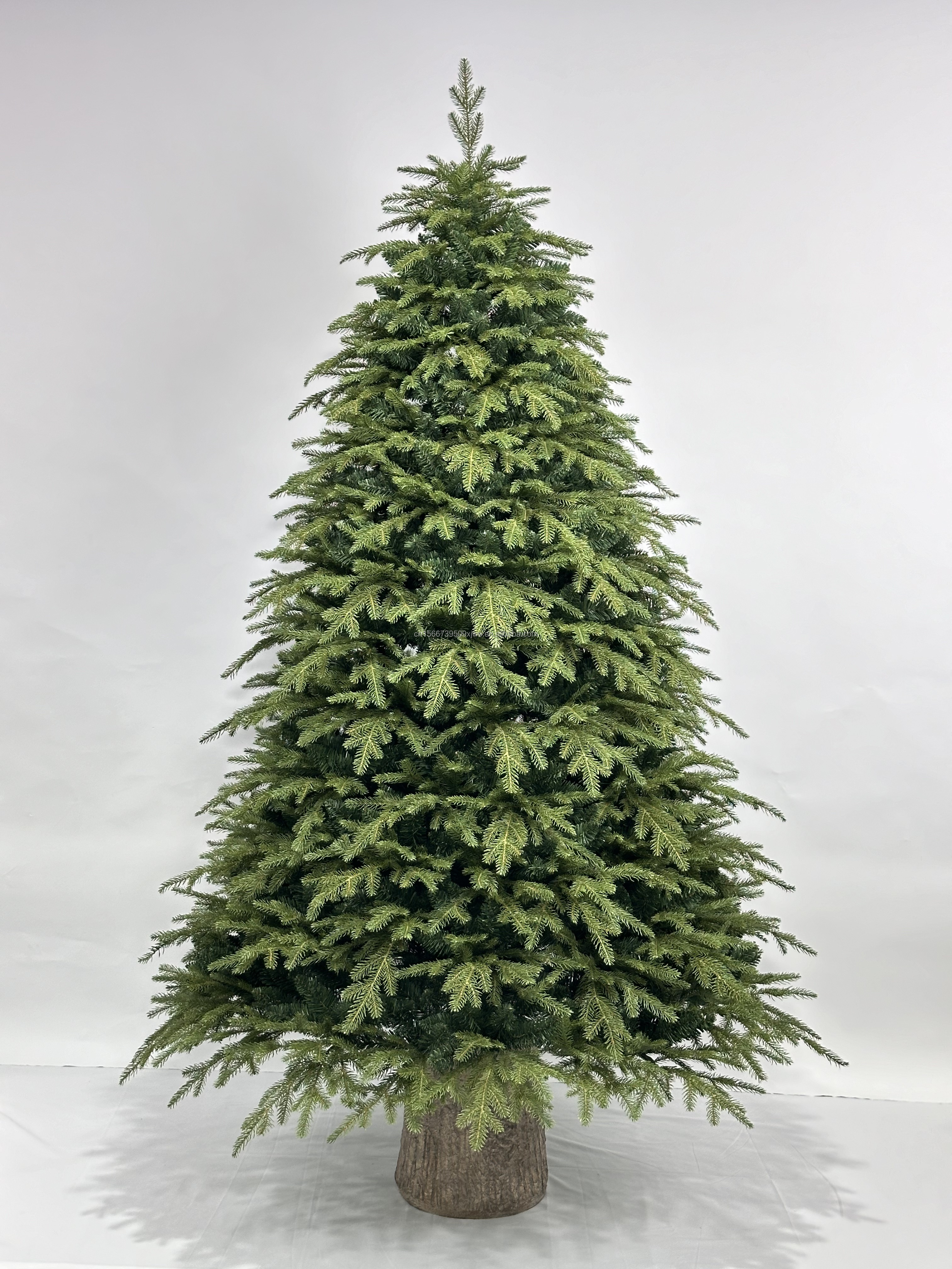 China Yiwu Manufacturer 2025 Luxury 210cm/7 Feet Hinged Artificial Christmas Tree factory