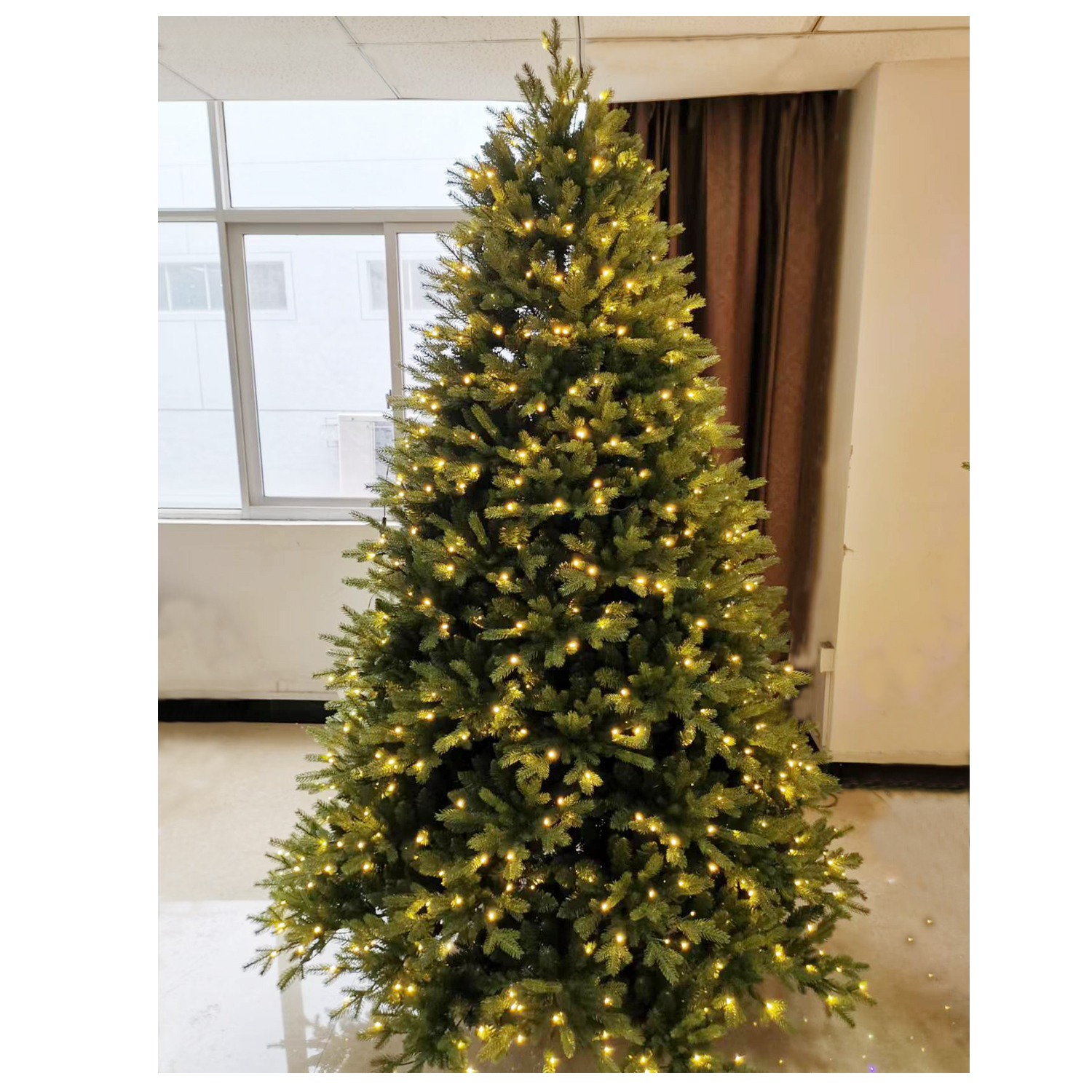 LED Light-Up 120cm to 360cm Artificial Christmas Tree factory