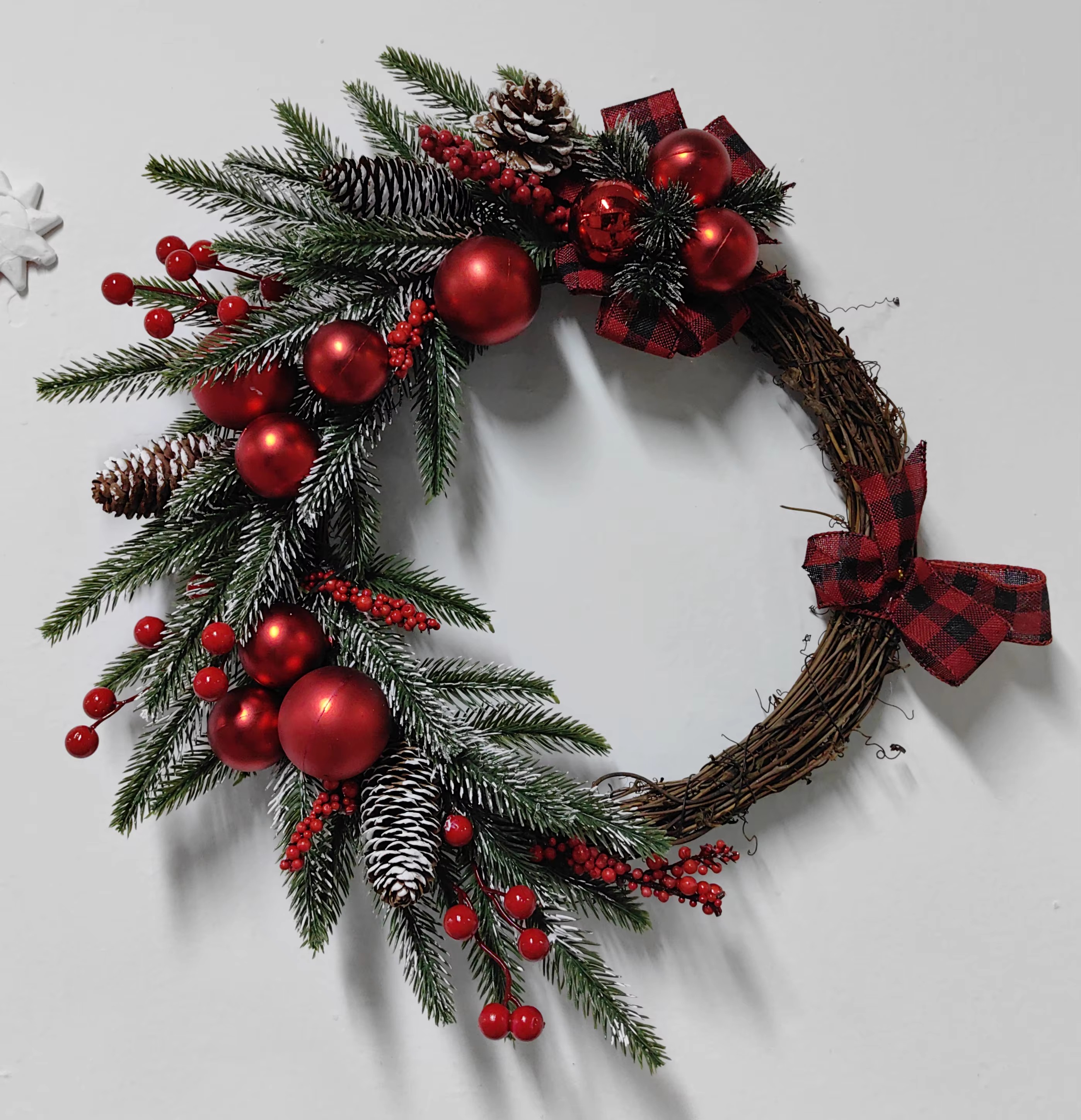 product yiwu factory customizable 24 eco friendly pvc artificial christmas wreath garland pine needle material for home use-19