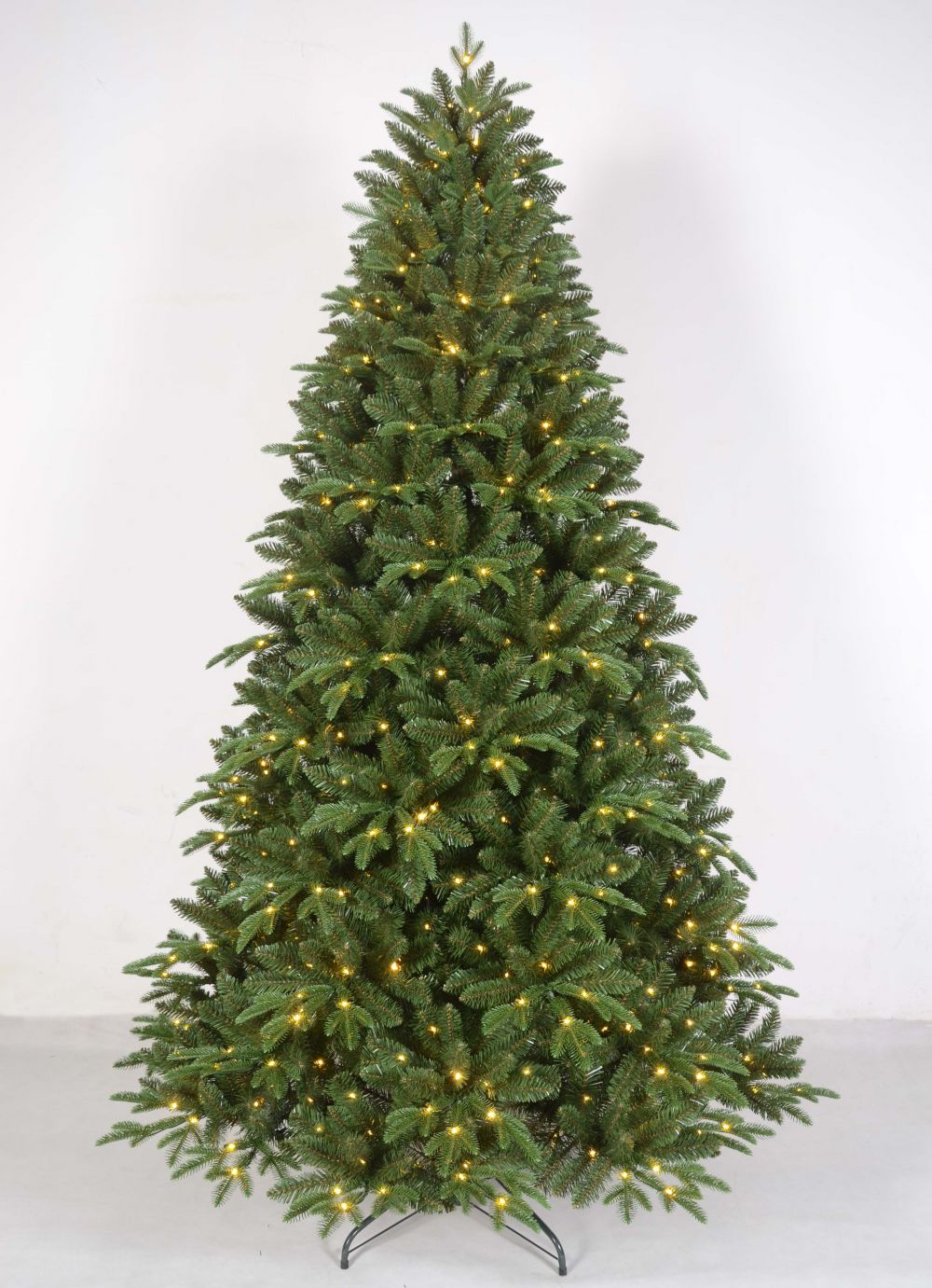 Yiwu Futian Market Factory Wholesale LED Light-Up Christmas Trees 120cm to 360cm supplier