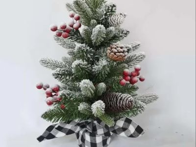 How Pre Light Christmas Trees Enhance Corporate Holiday Branding